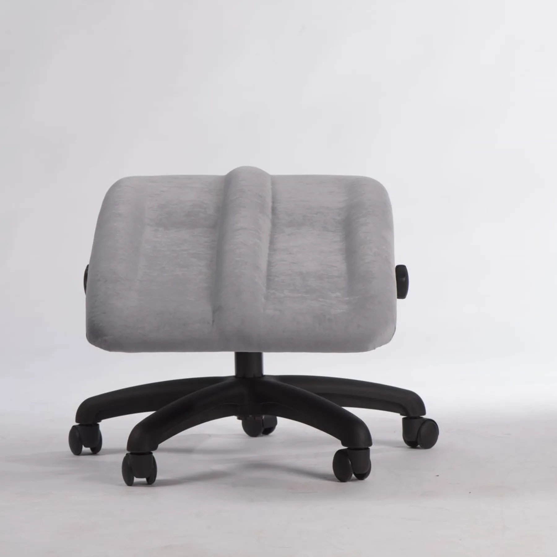 LOF Direct Ergo chair double leg rest front view